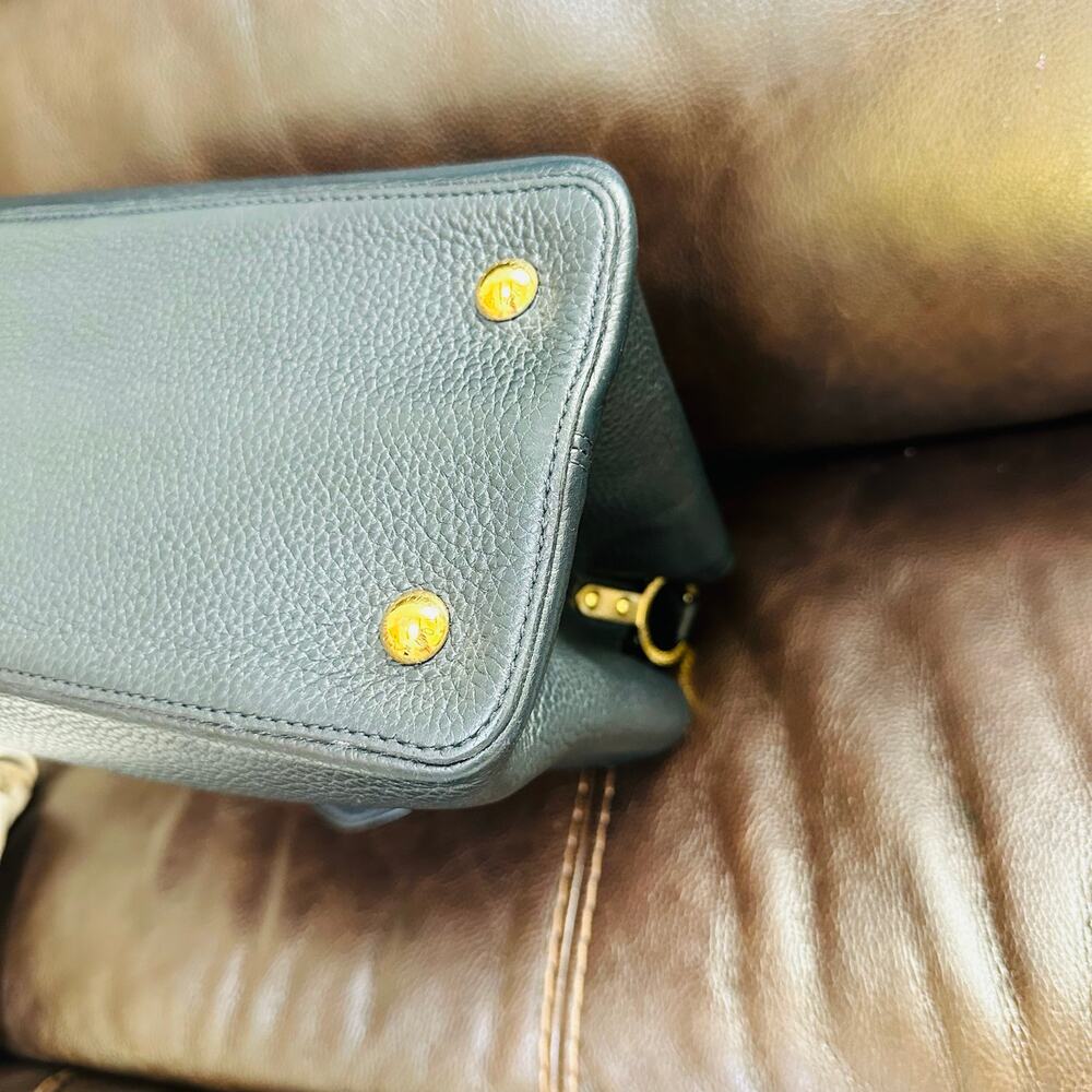Louis Vuitton Capucines MM Noir - Picture 8 of 15